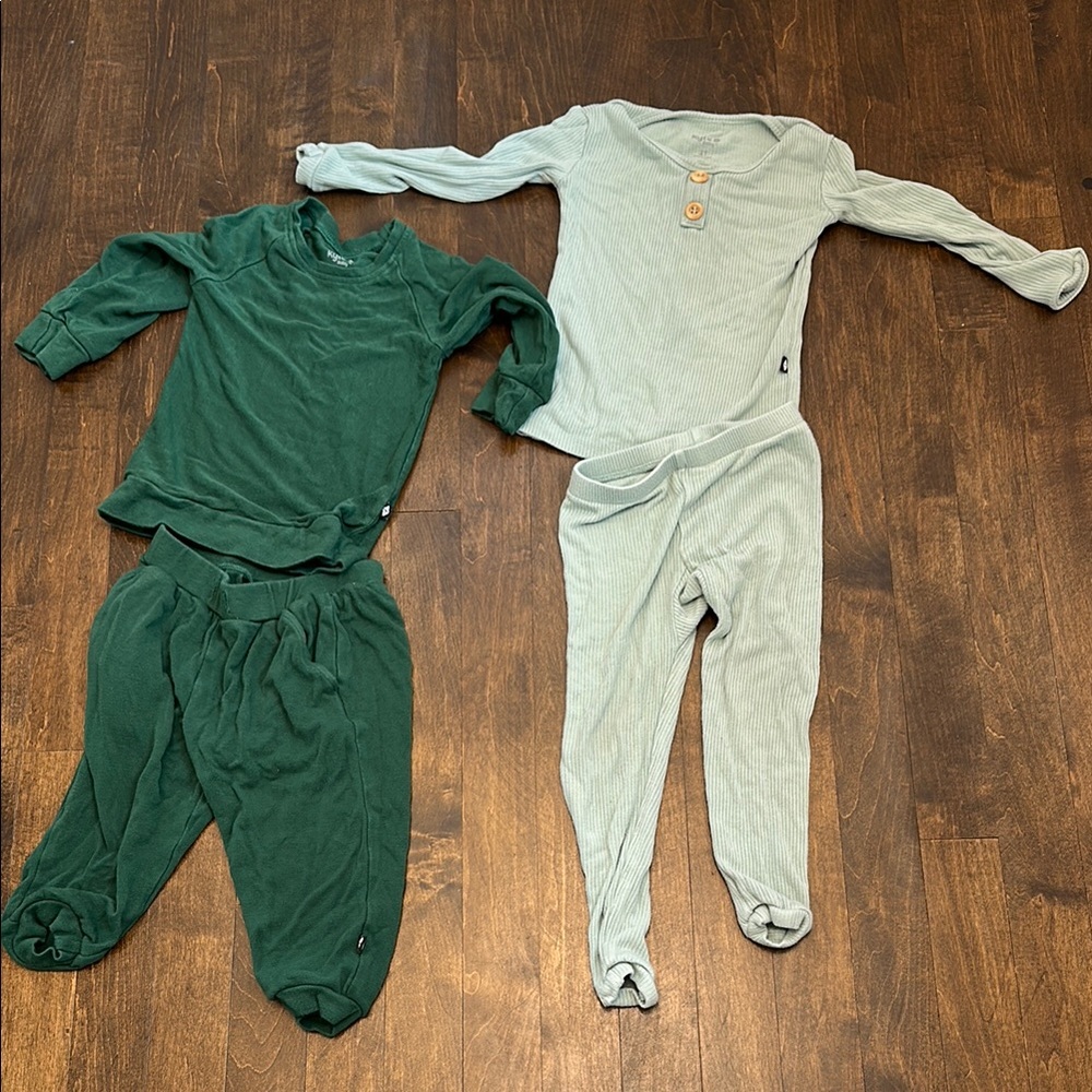 2 kyte Sets in Green and Light Green 2T